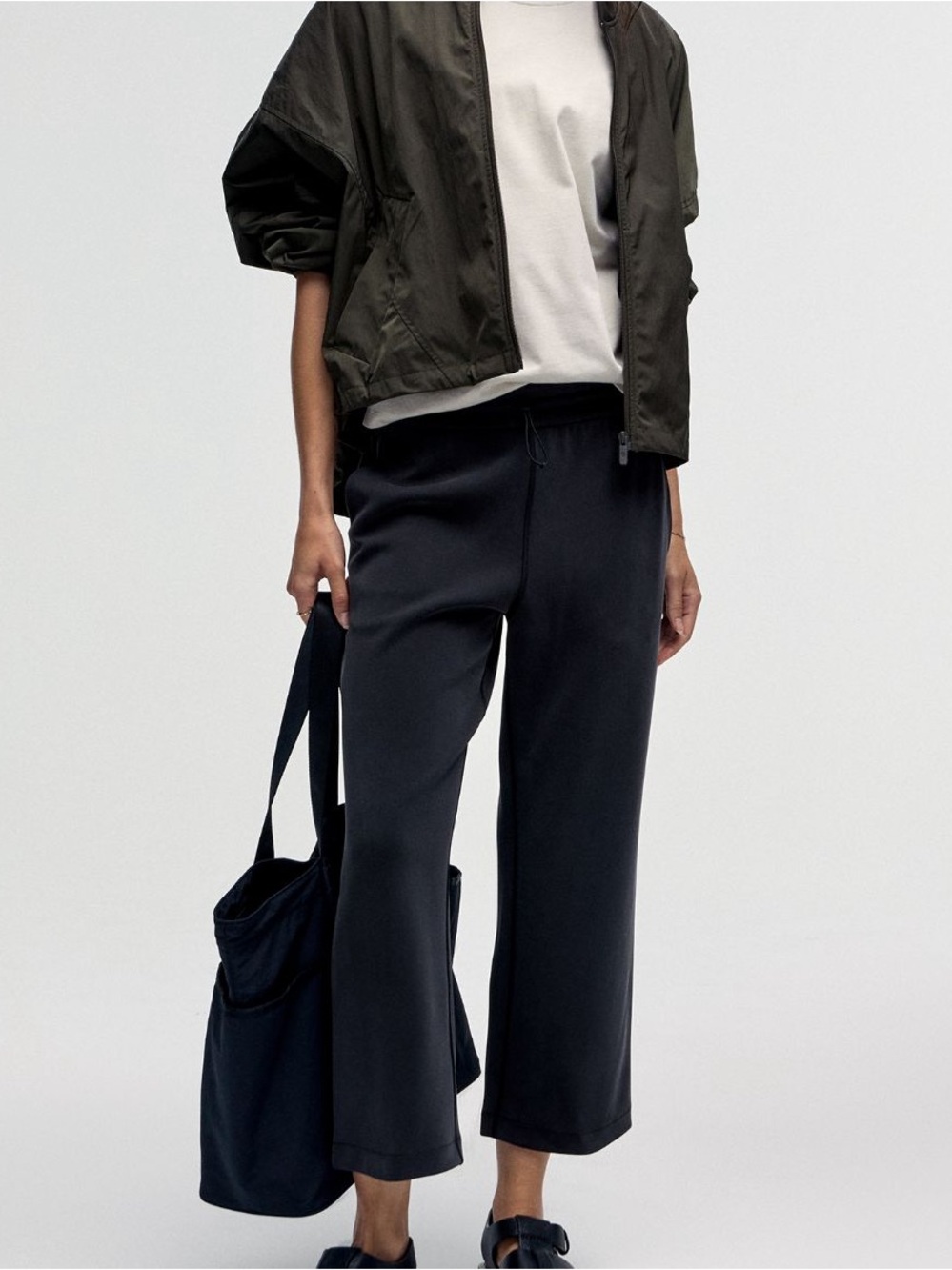 Lululemon Softstreme Cropped Pant